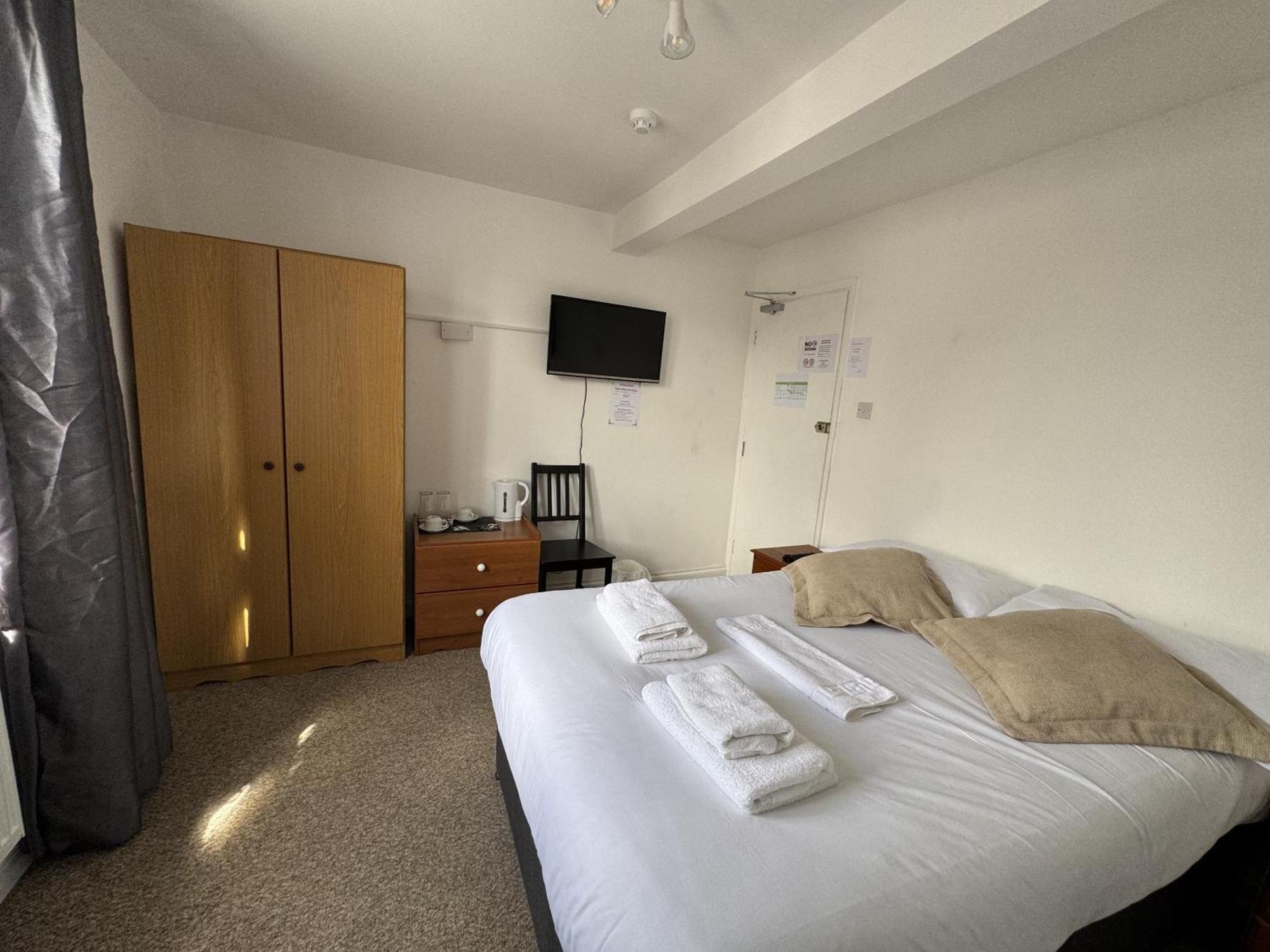 Carlton Court Hotel Eastbourne Room photo
