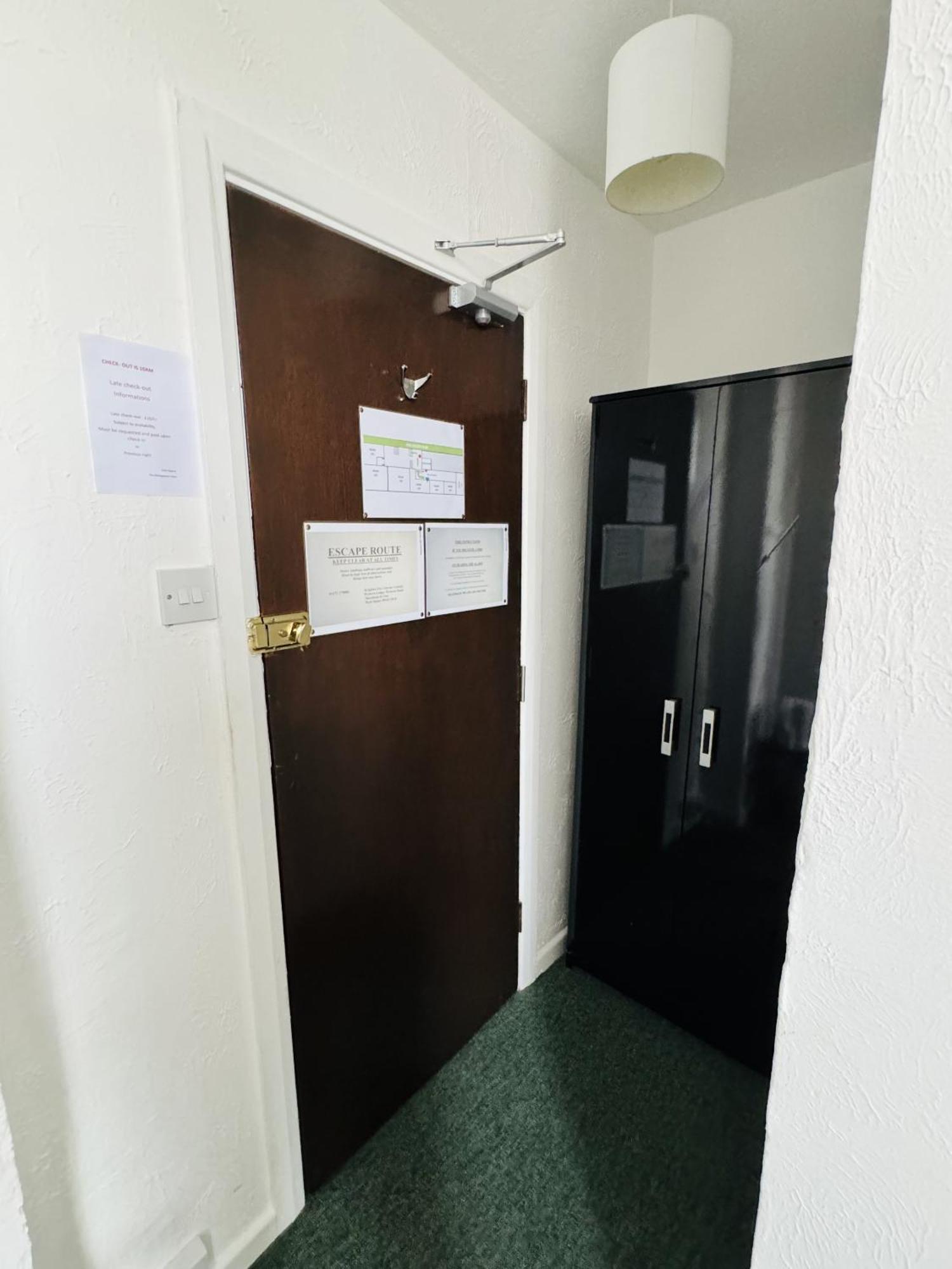 Carlton Court Hotel Eastbourne Room photo