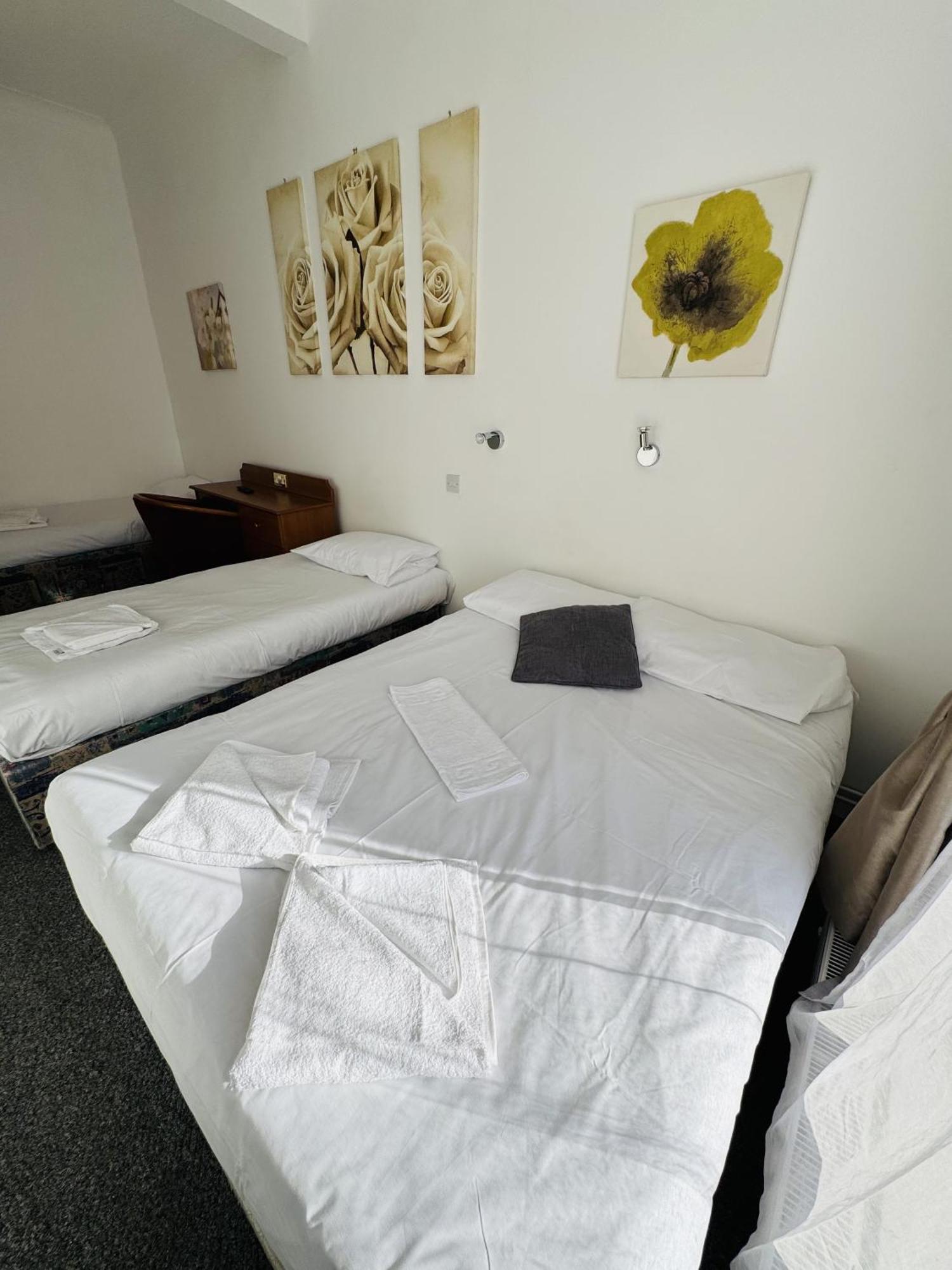 Carlton Court Hotel Eastbourne Room photo